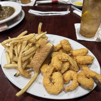 Spahr's Seafood Downtown - Fried shrimp platter with french fries and bread toast - Seafood Near Me - Thibodaux, Louisiana Spahr's Seafood Downtown - Fried shrimp platter with french fries and bread toast - Seafood Near Me - Thibodaux, Louisiana