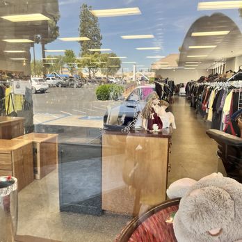 Neighborhood Thrift - Im going in! - Thrift Stores Near Me - Fresno, California Neighborhood Thrift - Im going in! - Thrift Stores Near Me - Fresno, California