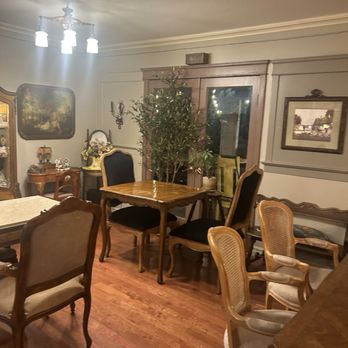 The Classic Cafe - Indoor space - Coffee & Tea Near Me - Fullerton, California The Classic Cafe - Indoor space - Coffee & Tea Near Me - Fullerton, California