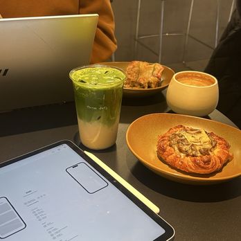 Three Dots Coffee Lab - Coffee & Tea Near Me - Toronto, Ontario