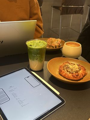 Three Dots Coffee Lab by null