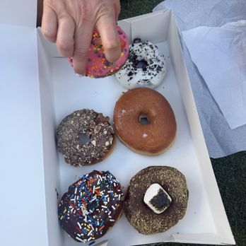 Hurts Donut - Half dozen - Donuts Near Me - Plantation, Florida