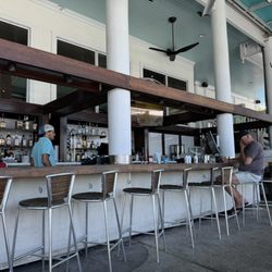 Bluewater Waterfront Grill - Bar area