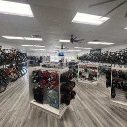Maui Sunriders Bike Shop - Maui Sunriders Bike Shop Lahaina - Retail Area