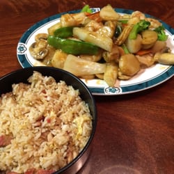 Happy Family - Shrimp and scallop with vegetables and pork fried rice