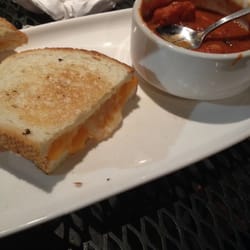 Applebee's Grill + Bar - Three cheese and tomato basil soup yummy !