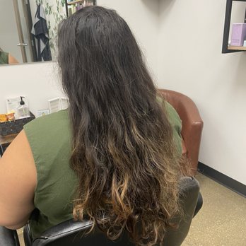 Raw Hair - Before - hair looks so unhealthy - Hair Salons Near Me - Brookfield, Wisconsin