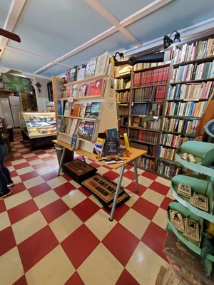Little Switzerland Books & Beans by null
