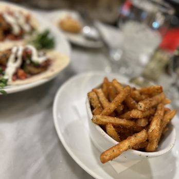 Vic's River Grill - Parmesan fries - New American Near Me - Savannah, Georgia