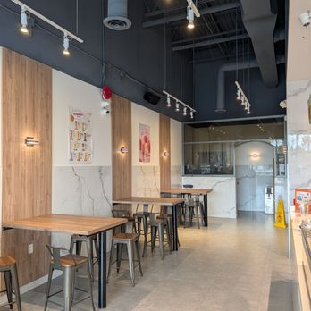 CoCo Fresh Tea & Juice - Interior - Bubble Tea Near Me - Toronto, Ontario