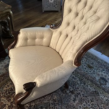 Barlow Upholstery - 'AFTER'photos prove that 'NOBODY DOES IT BETTER' - Furniture Reupholstery Near Me - Wilmington, Delaware Barlow Upholstery - 'AFTER'photos prove that 'NOBODY DOES IT BETTER' - Furniture Reupholstery Near Me - Wilmington, Delaware
