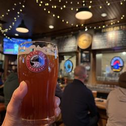 Deschutes Brewery Bend Public House - 10oz bachelor bitter