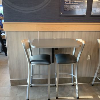 Culver's - High top tables - Ice Cream & Frozen Yogurt Near Me - Southfield, Michigan