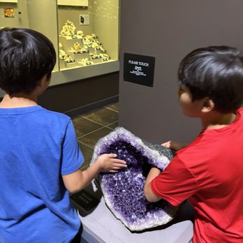 Tellus Science Museum - DO touch! :) - Museums Near Me - Cartersville, Georgia