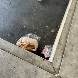 Synovation Medical Group - Azusa - Trash & disgusting sidewalks