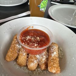 Johnny's New York Style Pizza - Cheese sticks and beer