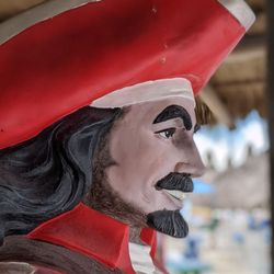 Gilbert's Resort - Everyone knows the captain... Right?