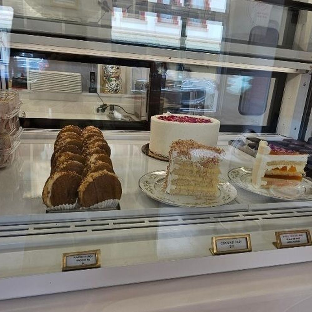 Mille Fete - Display case 1 - Bakeries Near Me - Honolulu, Hawaii Mille Fete - Display case 1 - Bakeries Near Me - Honolulu, Hawaii