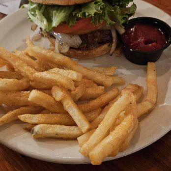 Red Bluff Taphouse - Coulda Gouda Woulda.... and I did! - Gastropubs Near Me - Stevenson, Washington