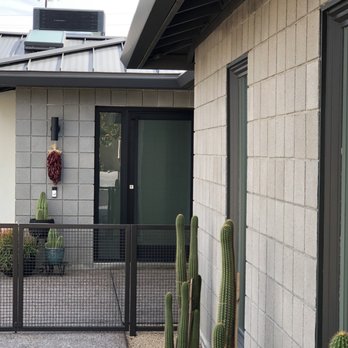 City Seamless Rain Gutter - Newly installed seamless rain gutter in custom shape - Gutter Services Near Me - Phoenix, Arizona City Seamless Rain Gutter - Newly installed seamless rain gutter in custom shape - Gutter Services Near Me - Phoenix, Arizona