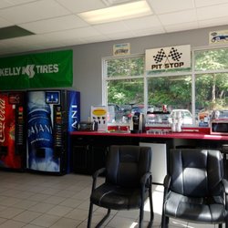 MODERN TIRE SHELTON - Lobby