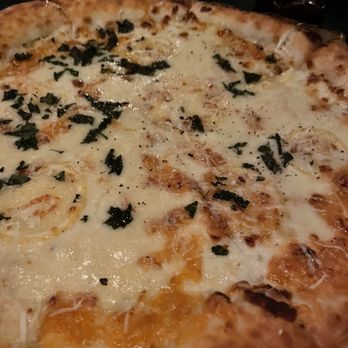Luna By Giada - Lemon pizza - Italian Near Me - Scottsdale, Arizona