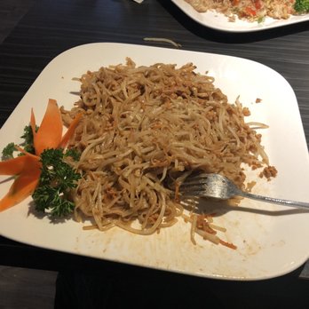 Evergreen Thai Restaurant - Chicken pad Thai, only $13! - Thai Near Me - Toronto, Ontario