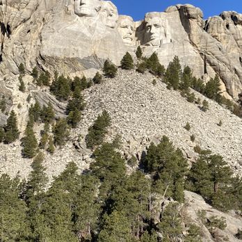 Mount Rushmore National Memorial - Landmarks & Historical Buildings Near Me - Keystone, South Dakota