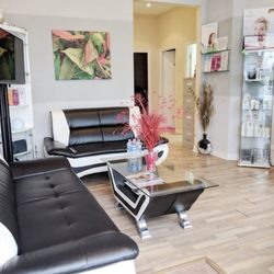 Toronto Beauty Clinic - TBC Waiting Room