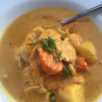 Thai Society - Yellow curry chicken - Thai Near Me - Encinitas, California Thai Society - Yellow curry chicken - Thai Near Me - Encinitas, California