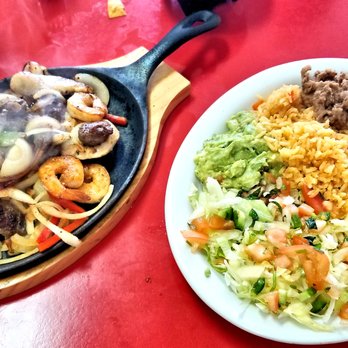 El Pulgarcito de America - Triple Fajitas - Mexican Near Me - Abilene, Texas