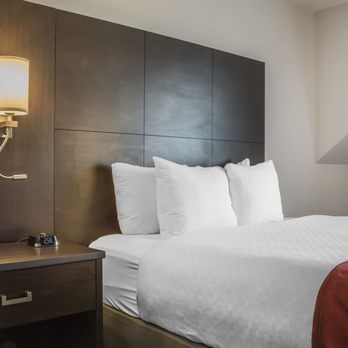 Quality Inn Leamington - Standard 2 Queen - CubieMini - providing ample outlets and USB charging - Hotels Near Me - Leamington, Ontario Quality Inn Leamington - Standard 2 Queen - CubieMini - providing ample outlets and USB charging - Hotels Near Me - Leamington, Ontario