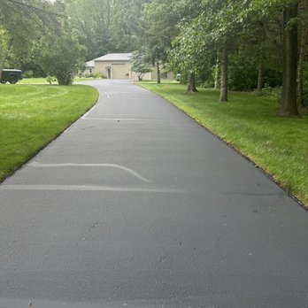 Independence Asphalt - Clean edges , hand applied coating - Masonry/Concrete Near Me