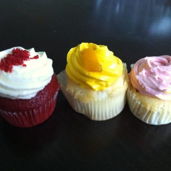 Layer Cake - mini cupcakes - red velvet, mango, strawberry - Breakfast & Brunch Near Me - Irvine, California