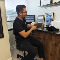 NOVA Surgicare, PC - Getting a consultation from Dr Hamrah.