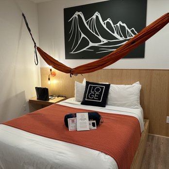 Loge - Room with hammock - Hotels Near Me - Leavenworth, Washington Loge - Room with hammock - Hotels Near Me - Leavenworth, Washington