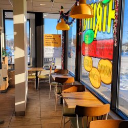 McDonald's - To-go order waiting space