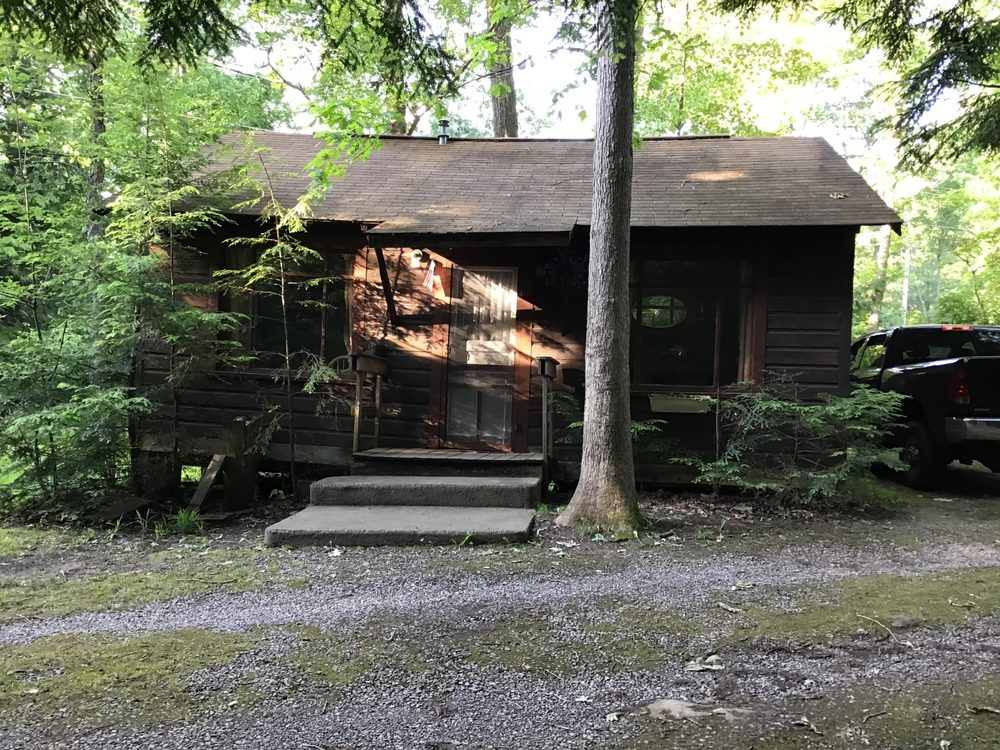 HEMLOCK REST CABINS Updated July 2024 31 Hummingbird Ln, Clarington