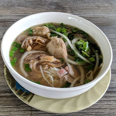 Hue Oi Vietnamese Cuisine by null