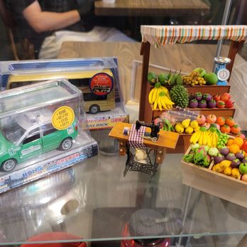 Snackshot Kingsway - Little display case at entrance! So cute pt 1/3 - Desserts Near Me - Vancouver, British Columbia Snackshot Kingsway - Little display case at entrance! So cute pt 1/3 - Desserts Near Me - Vancouver, British Columbia