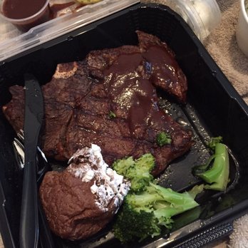 Outback Steakhouse - Tbone steak, broccoli, bread n butter - Steakhouses Near Me - Cincinnati, Ohio Outback Steakhouse - Tbone steak, broccoli, bread n butter - Steakhouses Near Me - Cincinnati, Ohio