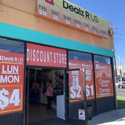 Dealz R Us - Front store