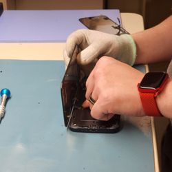 CPR Cell Phone Repair Willow Grove-Horsham - Broken LCD? We replace it fast with high-quality parts -- your iPhone will look brand new.