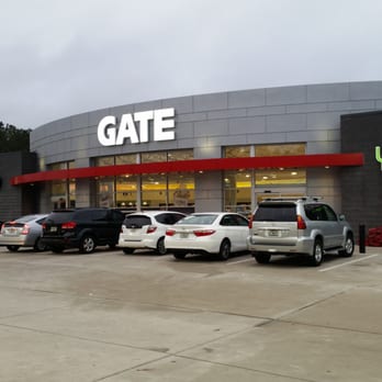 Gate - Outside the store - Gas Stations Near Me - Jacksonville, Florida