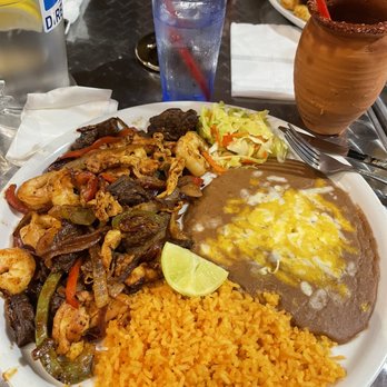 La Plazuela - Steak, chicken and shrimp fajitas were deliciousness ! - Mexican Near Me - Antioch, California