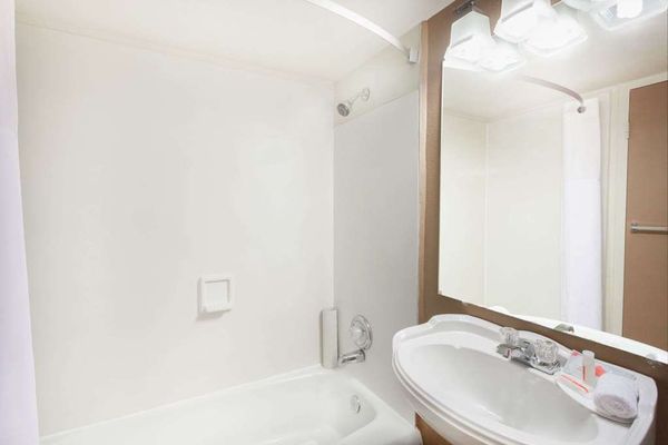 Howard Johnson by Wyndham Yuma by null