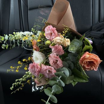 Kimberly's Flowers - Florists Near Me - San Clemente, California