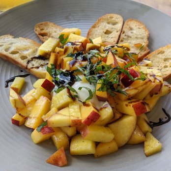 Como - Baratta with peaches - Italian Near Me - Kirkland, Washington