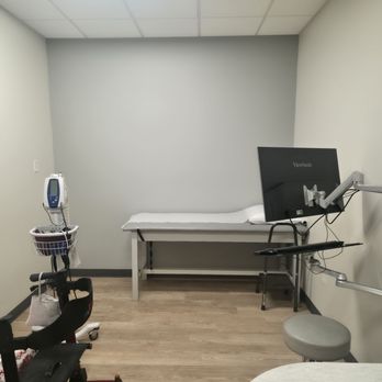 Barrow Brain & Spine - Exam room - Neurologist Near Me - Phoenix, Arizona Barrow Brain & Spine - Exam room - Neurologist Near Me - Phoenix, Arizona