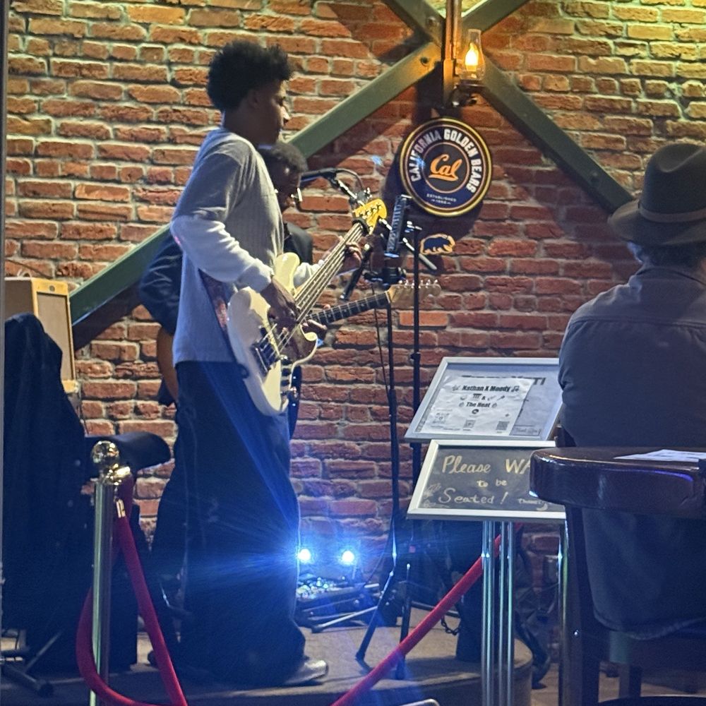 Tipsy Yeti Restaurant & Bar - Band - Sports Bars Near Me - Berkeley, California Tipsy Yeti Restaurant & Bar - Band - Sports Bars Near Me - Berkeley, California